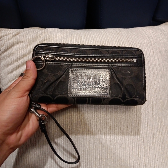 Y2k Coach Poppy Black On Black Logo Wallet - Picture 1 of 6